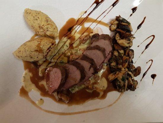 Hullrod Restaurant & Cafe